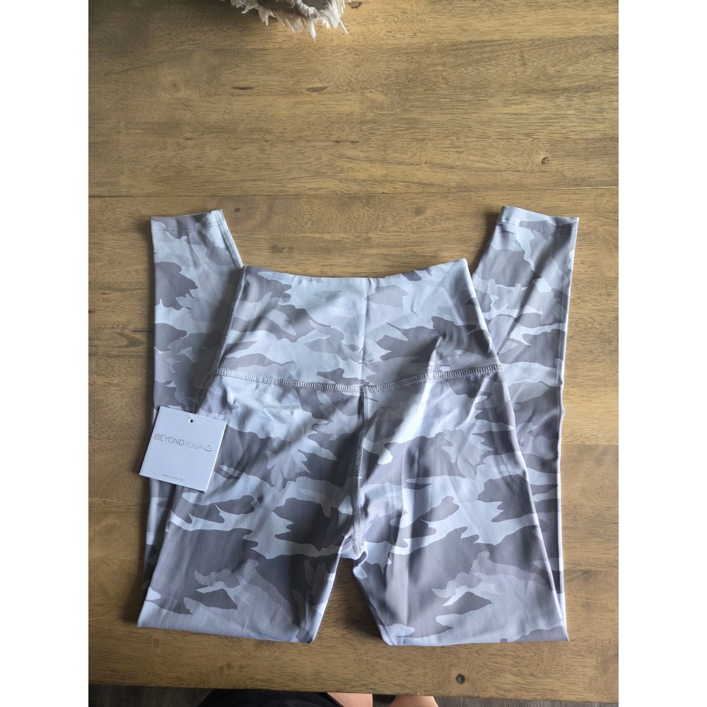 Beyond Yoga High Waisted Spacedye Leggings Gray White Camo Print Athletic Pants